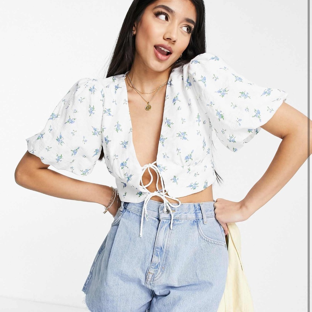 cropped puff sleeve tie front blouse